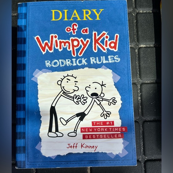 Diary of a wimpy kids books - Picture 4 of 8